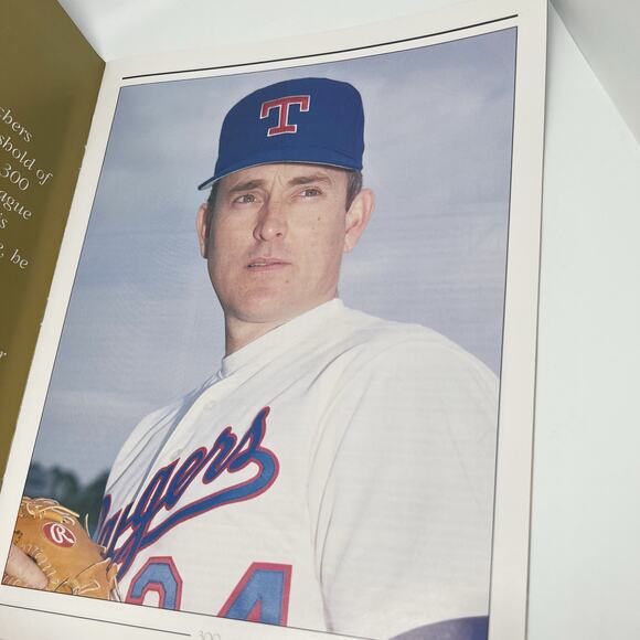 🎁 Vintage 1990 Nolan Ryan 300 Wins Commemorative Program Book - Picture 4 of 4